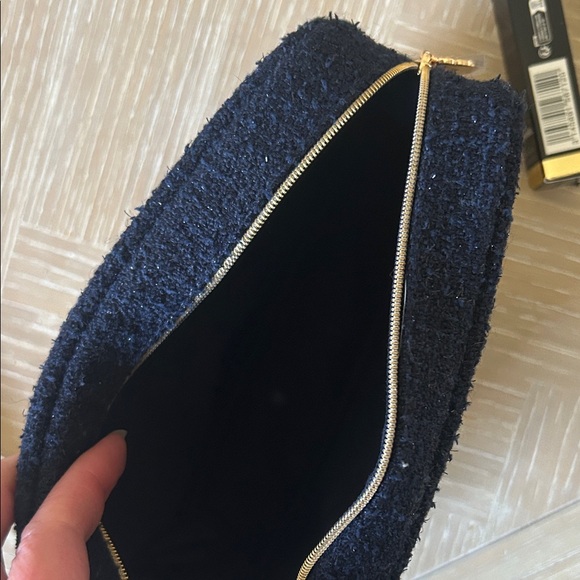 CHANEL Beaute Navy Tweed Travel Cosmetic Pouch with Gold Logo - Picture 6 of 9